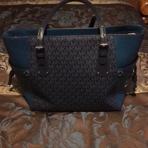 Michael kors tote